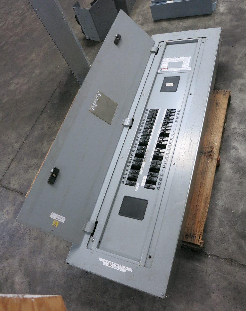 Siemens P1E42ML400ATS 400A 480Y/277 Breaker Panel Board 3P4W MLO